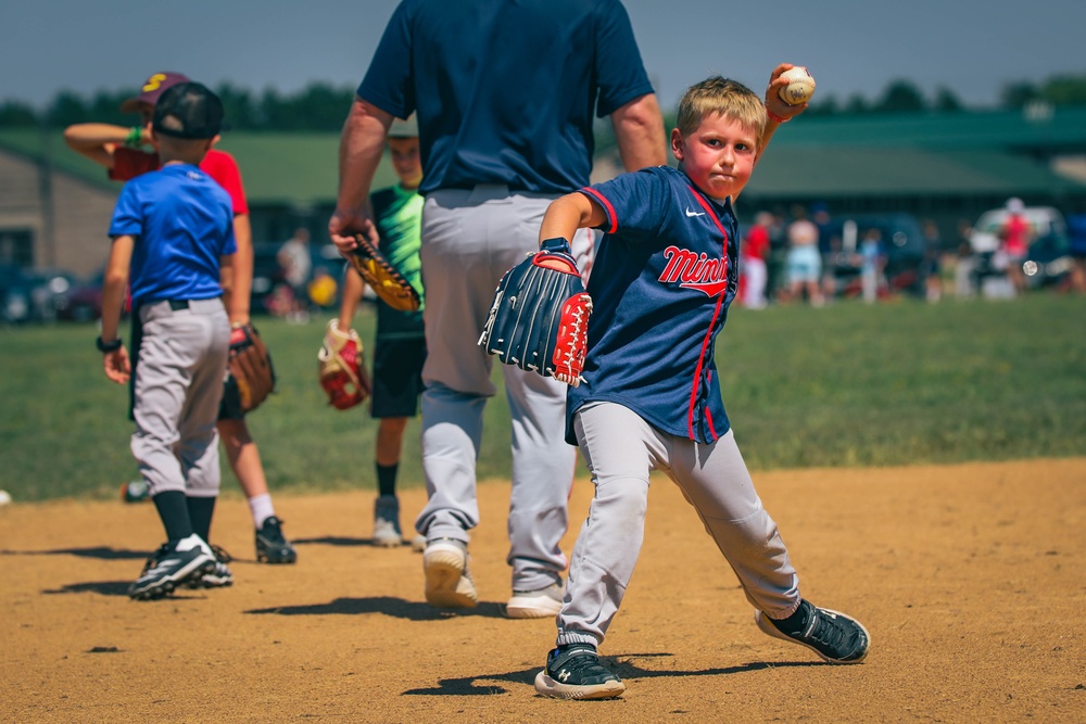 Minnesota Twins Hosts Military Families Baseball Clinic at Camp Ripley