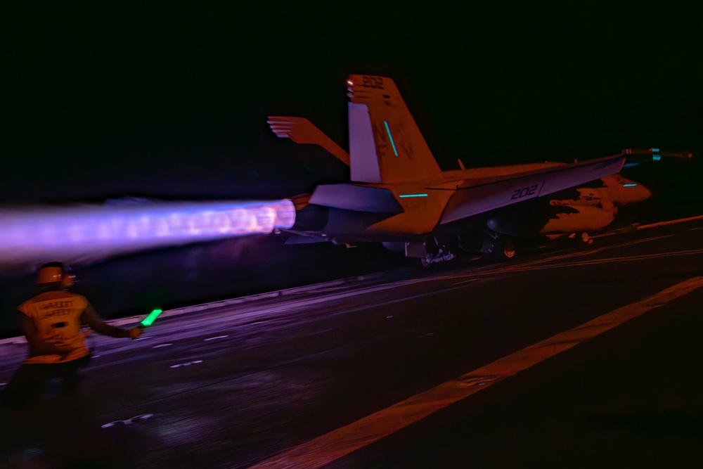 George Washington Conducts Flight Operations at Night