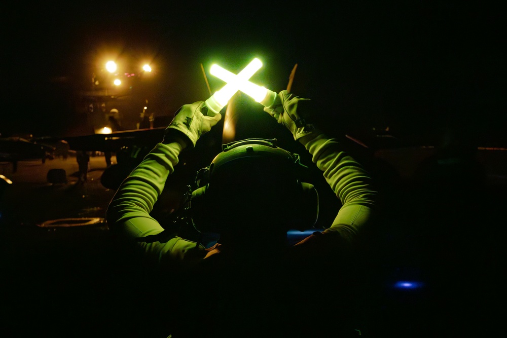 George Washington Conducts Flight Operations at Night
