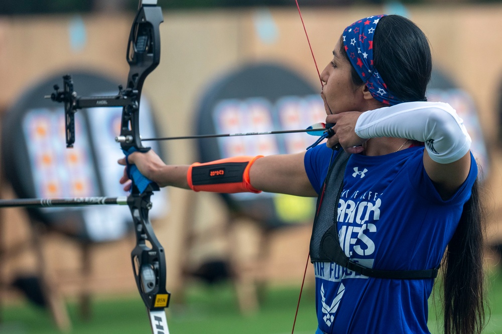 Team Air Force competes in archery qualifiers at 2025 Warrior Games