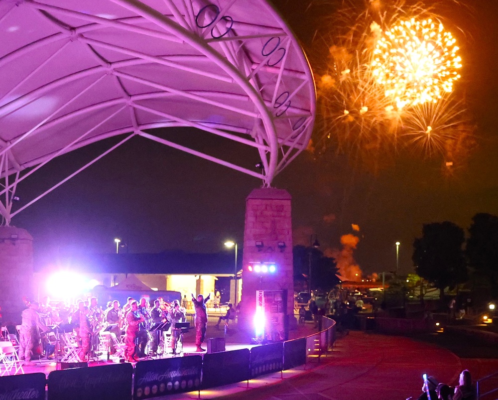 Illinois Army National Guard's 144th Army Band Returns to Alton to Rock Out