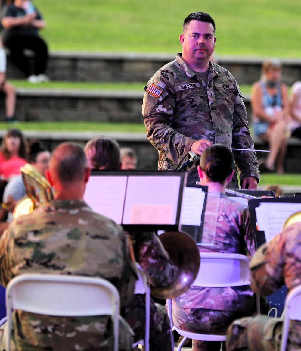 Illinois Army National Guard's 144th Army Band Returns to Alton to Rock Out