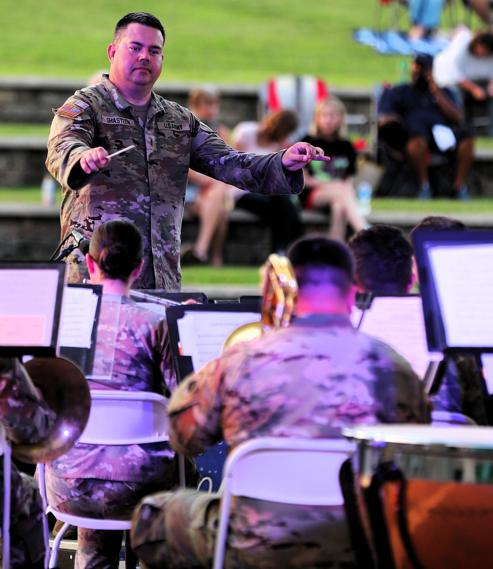 Illinois Army National Guard's 144th Army Band Returns to Alton to Rock Out