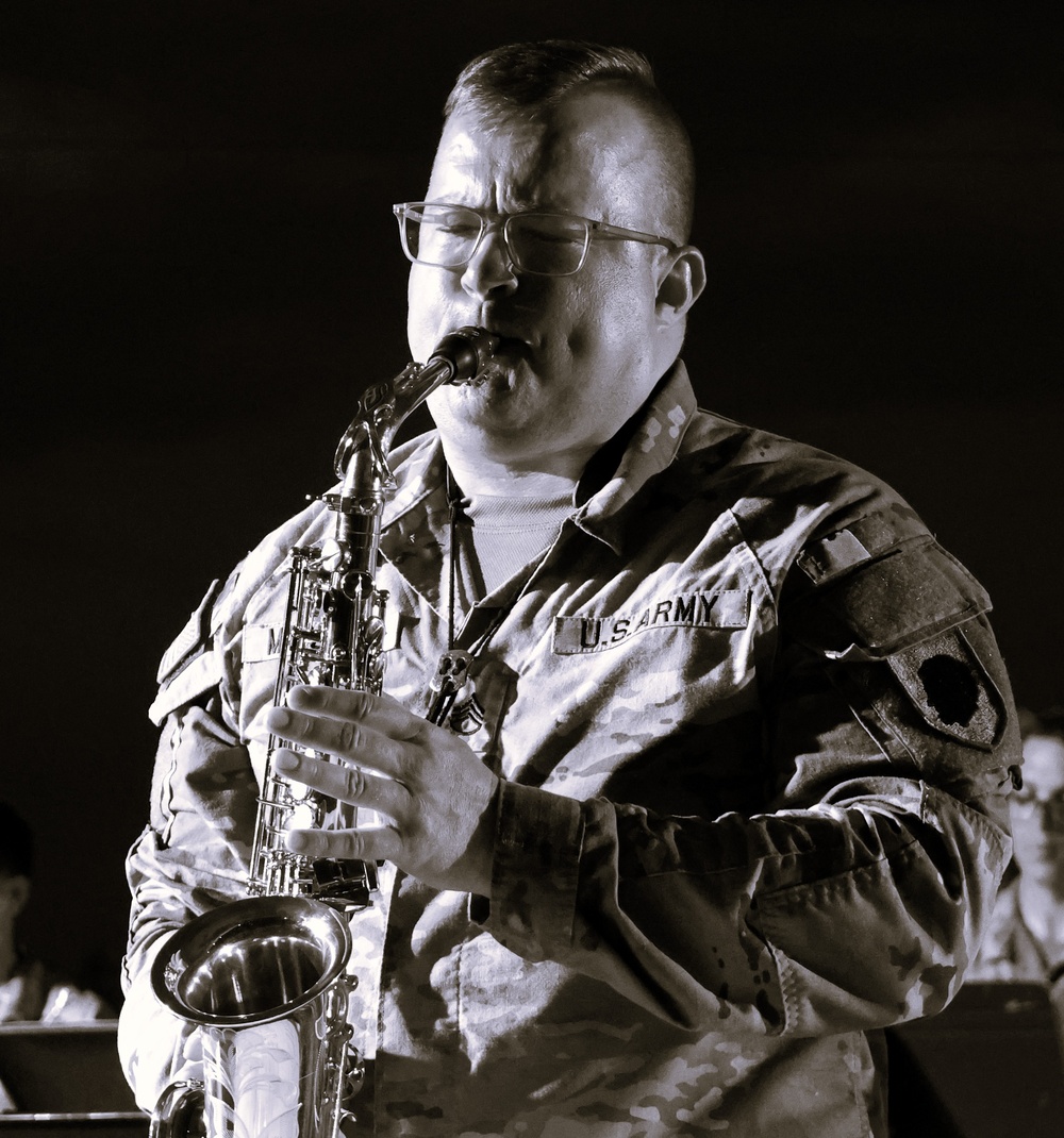 Illinois Army National Guard's 144th Army Band Returns to Alton to Rock Out