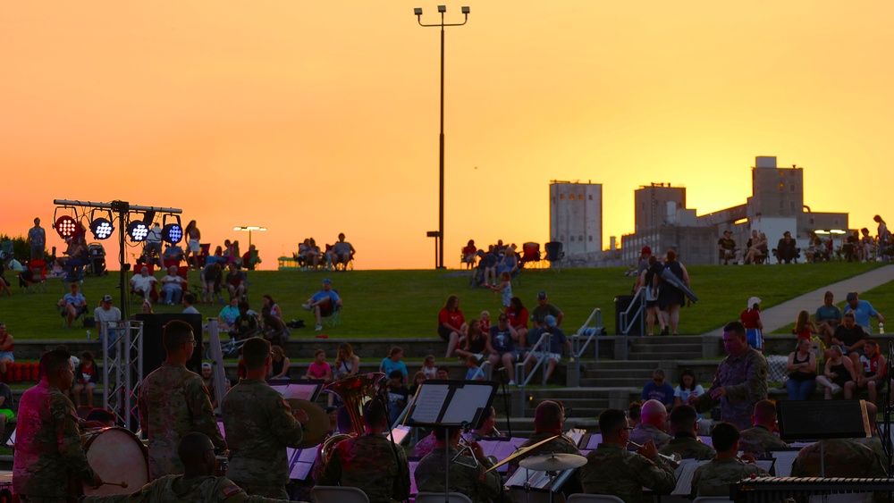 Illinois Army National Guard's 144th Army Band Returns to Alton to Rock Out