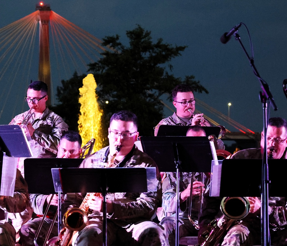 Illinois Army National Guard's 144th Army Band Returns to Alton to Rock Out