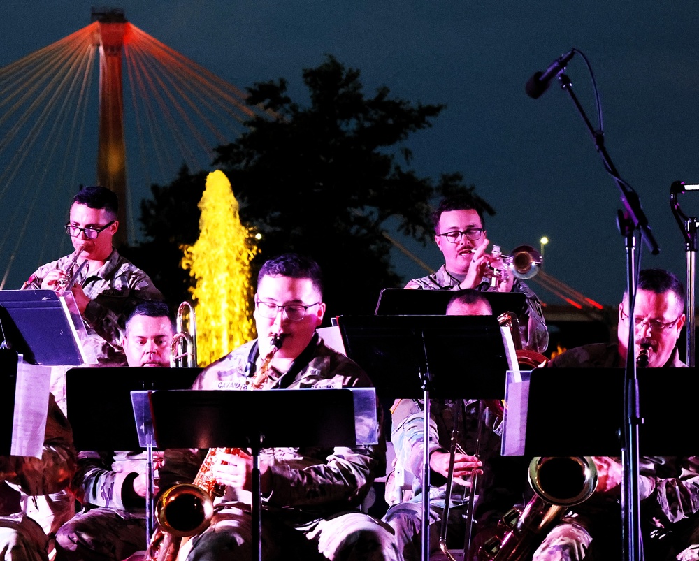 Illinois Army National Guard's 144th Army Band Returns to Alton to Rock Out