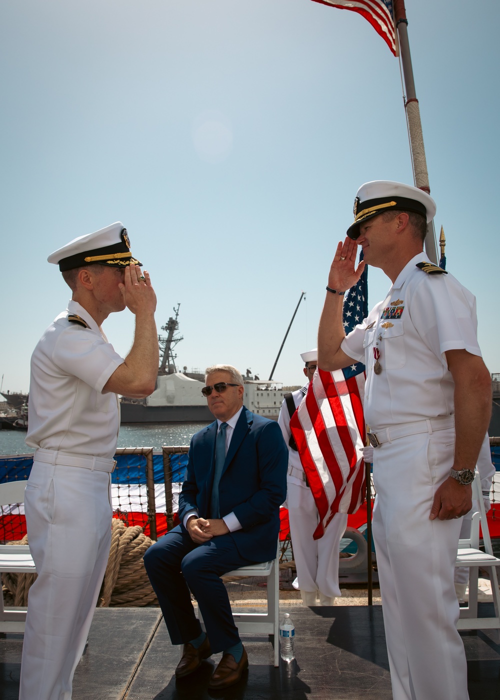 USS THOMAS HUDNER (DDG 116) HOLDS CHANGE OF COMMAND CEREMONY