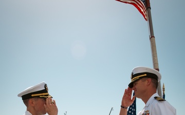 USS THOMAS HUDNER (DDG 116) HOLDS CHANGE OF COMMAND CEREMONY