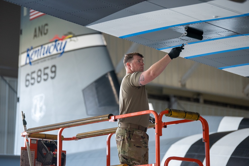 Kentucky Air Guard aircraft receives World War II stripes