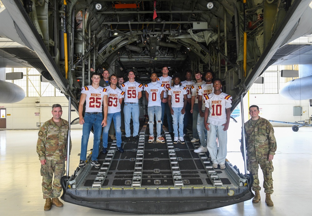 Cardinal Mooney High School Football Team tours YARS