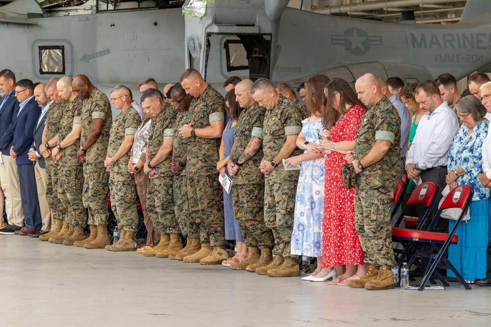 MAG-26 conducts change of command ceremony