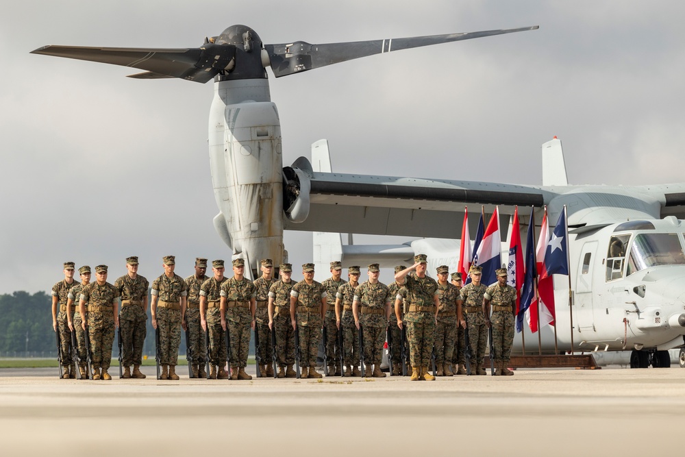 MAG-26 conducts change of command ceremony