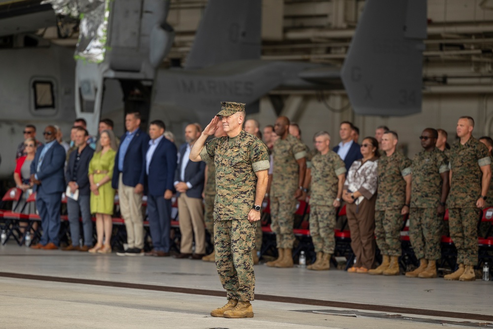 MAG-26 conducts change of command ceremony