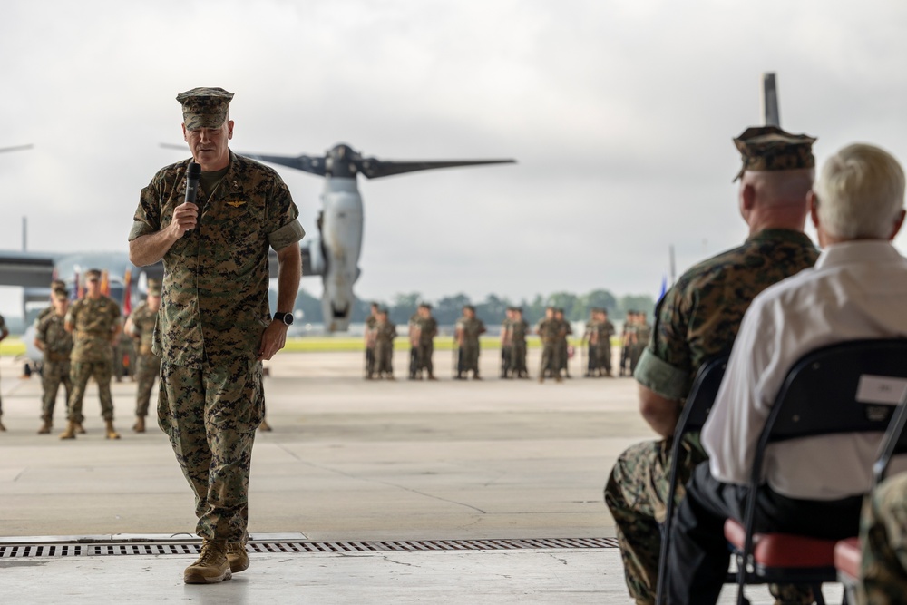 MAG-26 conducts change of command ceremony
