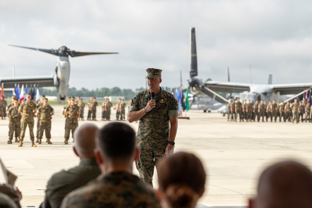 MAG-26 conducts change of command ceremony