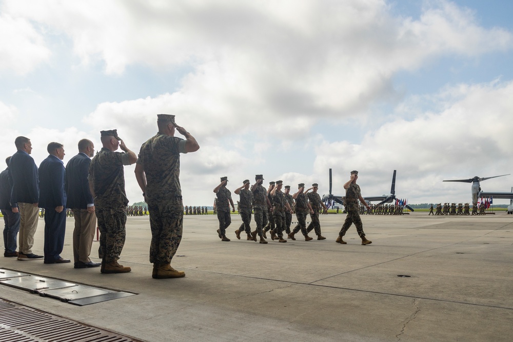MAG-26 conducts change of command ceremony