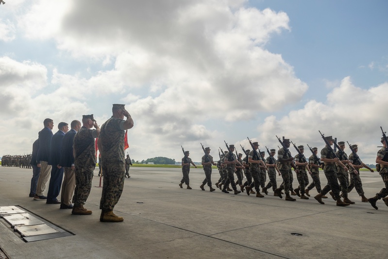 MAG-26 conducts change of command ceremony