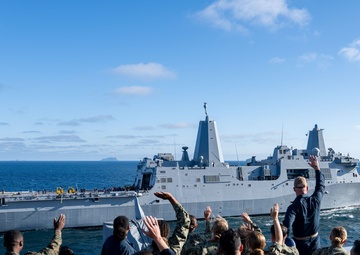 LPD to LPD: Somerset waves to Anchorage