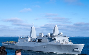 LPD to LPD: Somerset waves to Anchorage