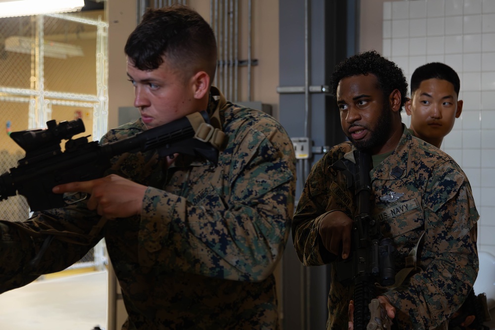 U.S. service members conduct close-quarters battle training