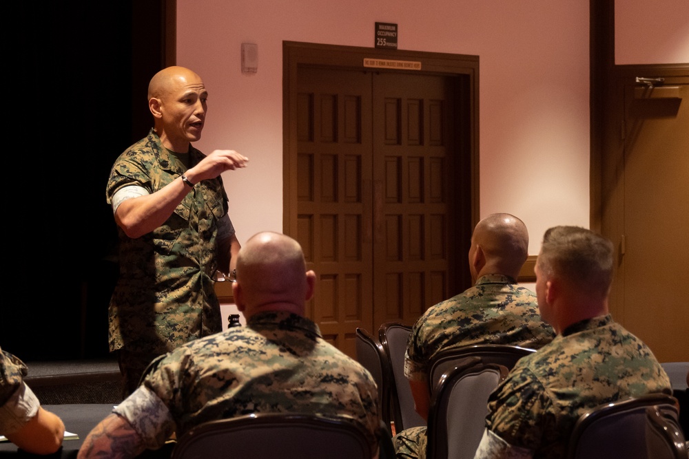 Sgt. Maj. Rodney E. Nevinger meets with I MEF senior enlisted leadership