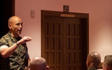 Sgt. Maj. Rodney E. Nevinger meets with I MEF senior enlisted leadership