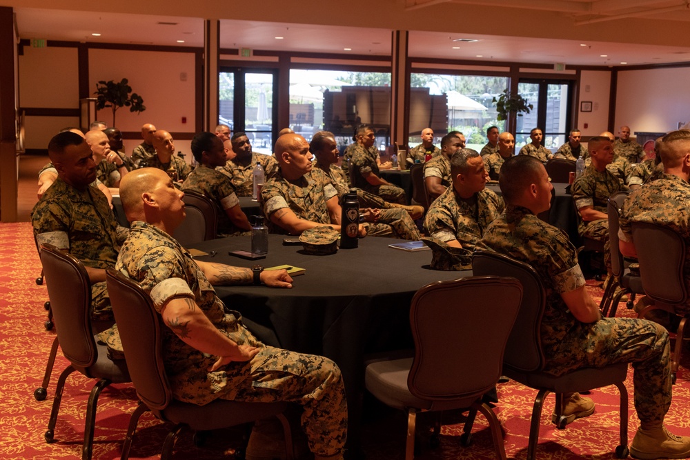 Sgt. Maj. Rodney E. Nevinger meets with I MEF senior enlisted leadership
