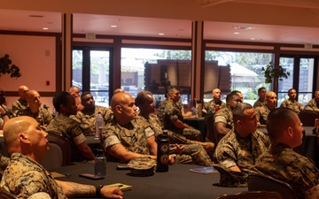 Sgt. Maj. Rodney E. Nevinger meets with I MEF senior enlisted leadership