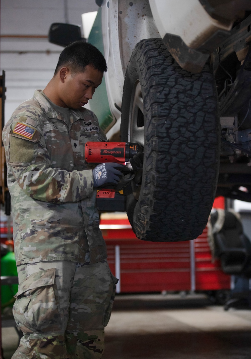 U.S. Soldier, CPB Maintenance Partnership Strengthens Border Readiness