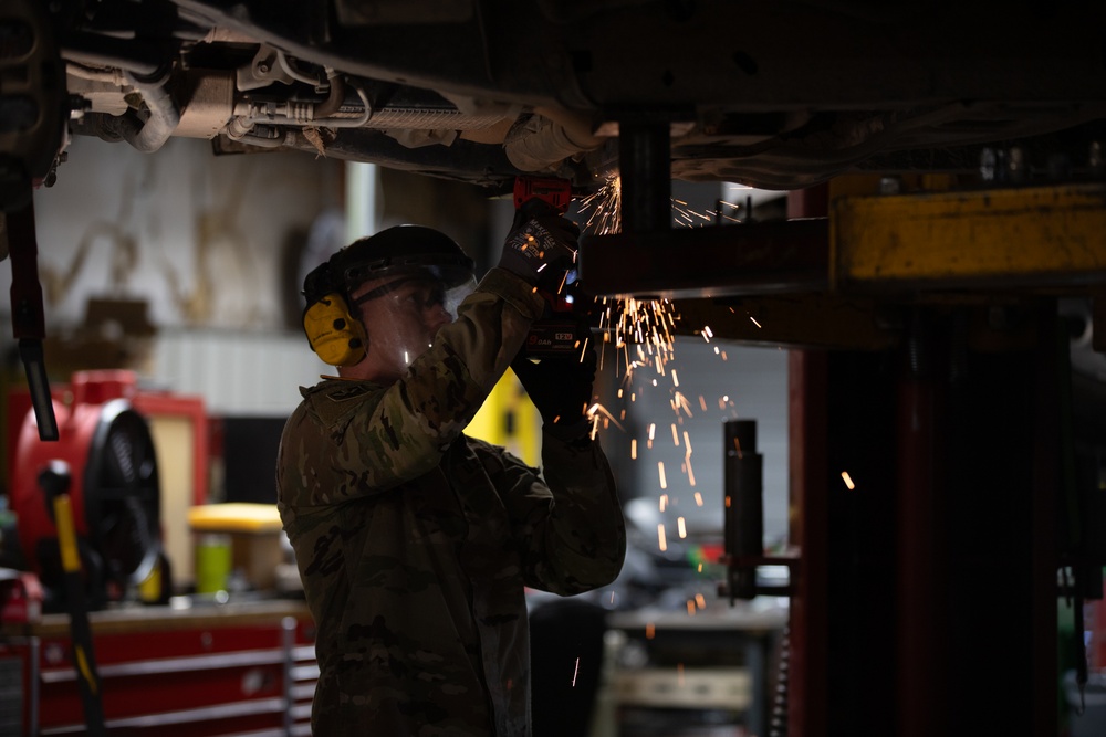 U.S. Soldier, CPB Maintenance Partnership Strengthens Border Readiness
