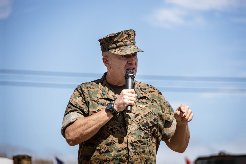 I Marine Expeditionary Force Information Group changes command