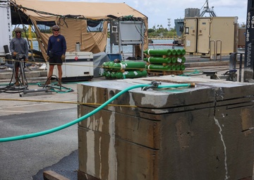 MDSU-1 divers conduct training