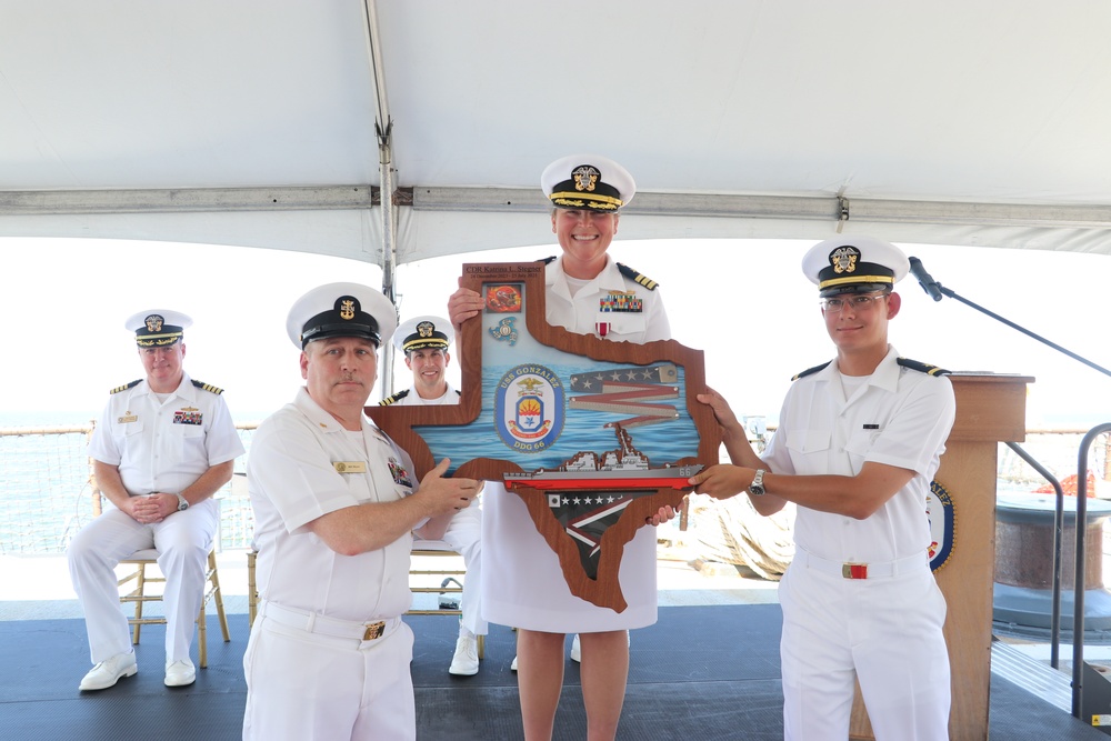 USS Gonzalez (DDG 66) Conducts Change of Command Ceremony