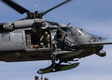 Alaska Air National Guard conducts multiple hoist rescue of stranded rafters on Kichatna River