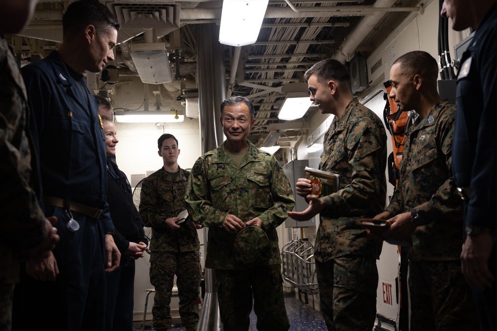 1st Helicopter Brigade Commander visits U.S. Marines, Sailors during Talisman Sabre 25