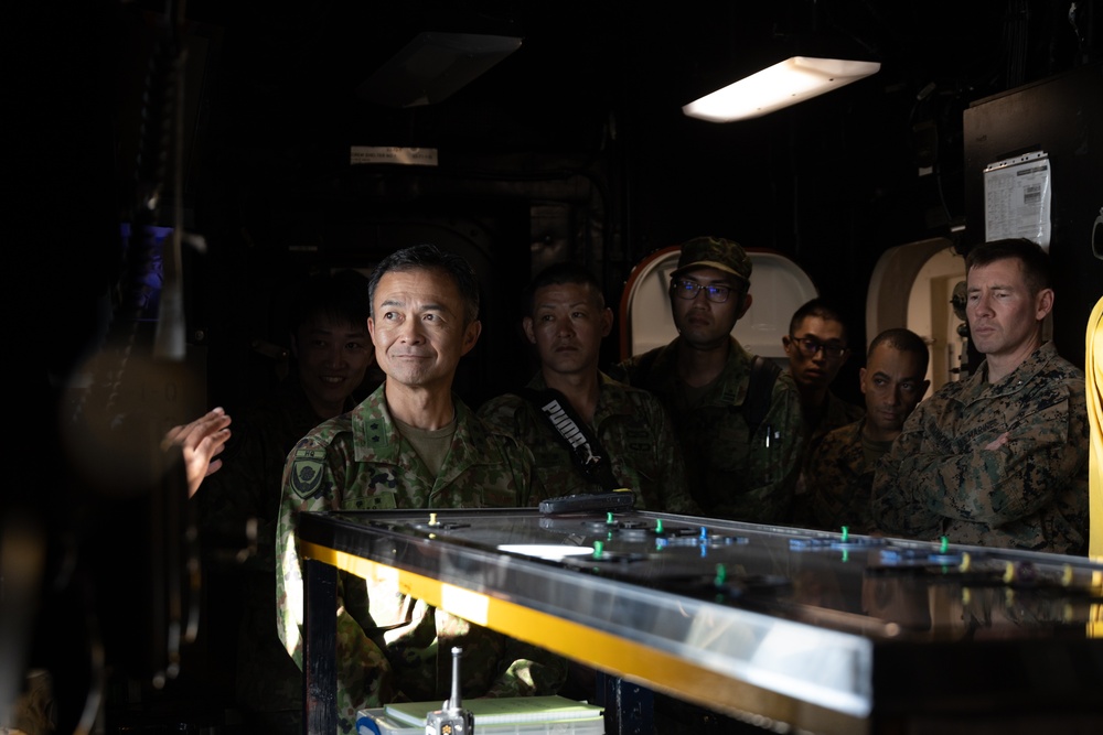 1st Helicopter Brigade Commander visits U.S. Marines, Sailors during Talisman Sabre 25