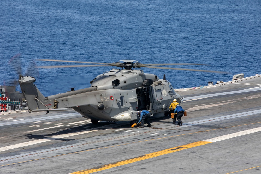 ITS Spartaco Schergat (F 598) Commanding Officer Visits USS Gerald R. Ford (CVN 78)