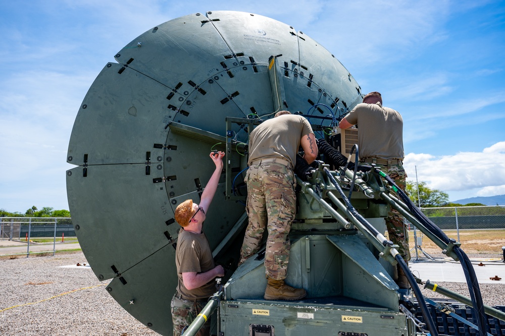 25 SRS Extends Electromagnetic Training for Resolute Space