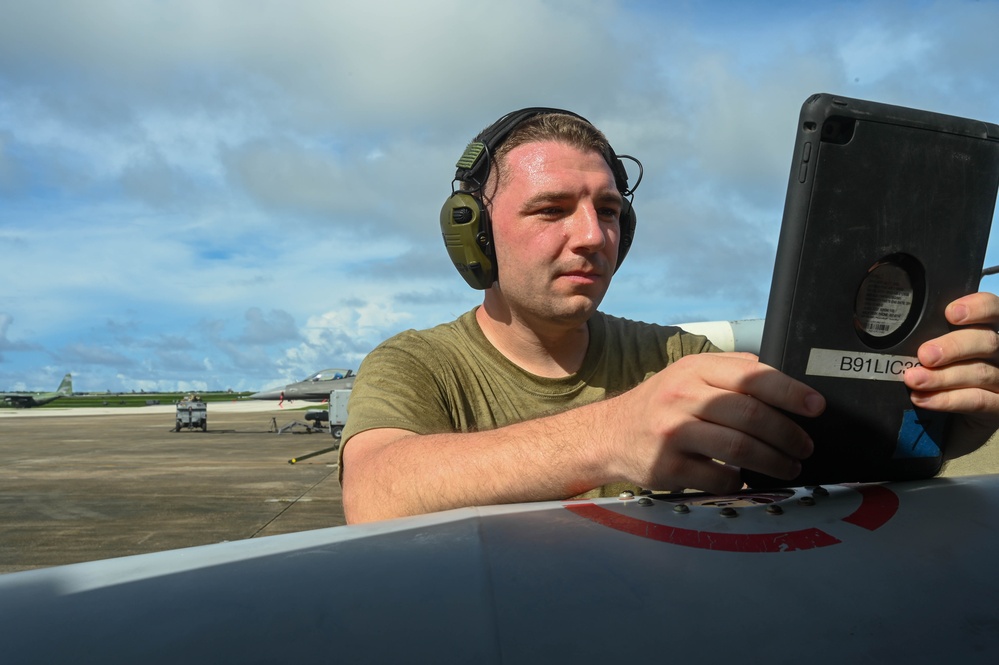 D.C. Air National Guard keeps F-16s mission ready during REFORPAC exercise