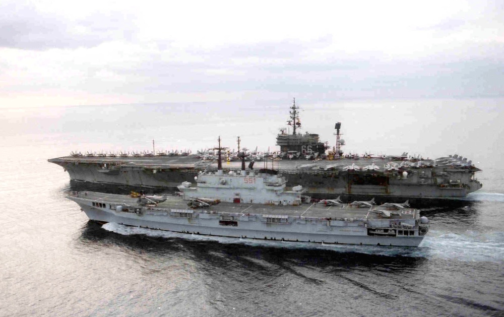 U.S. and Italian Navy aircraft carriers conduct joint operations in the Adriatic Sea.