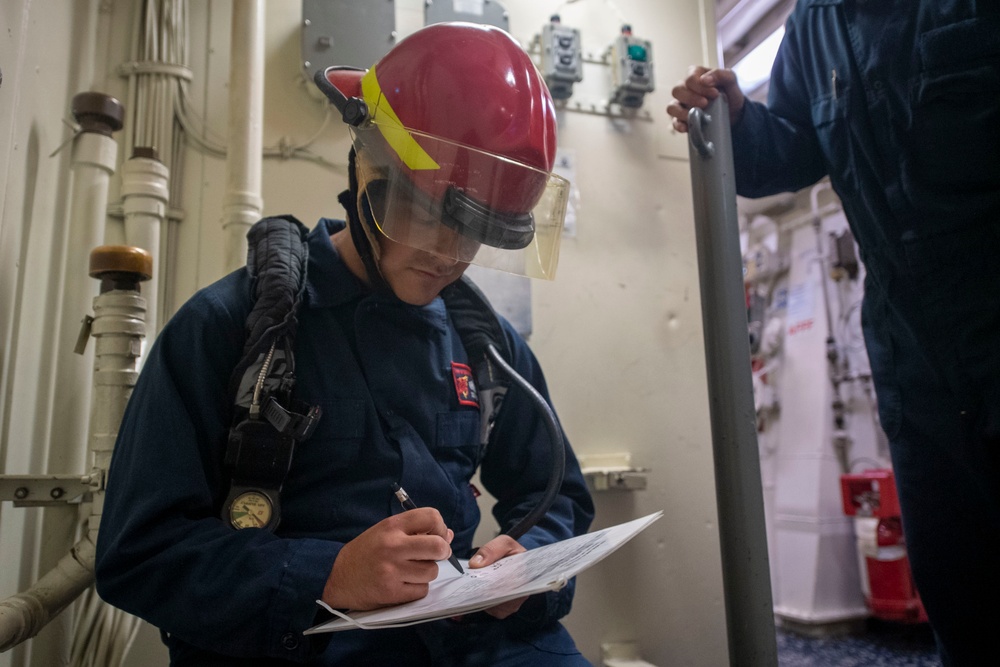 USS Sterett conducts operations in the Indian Ocean as part of the Carl Vinson Carrier Strike Group