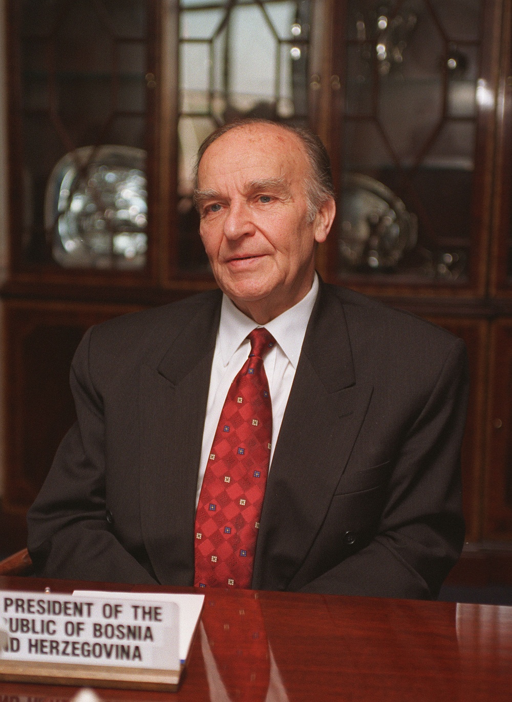President Izetbegovic meets with Secretary of Defense Cohen in the Pentagon