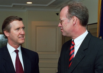Secretary Cohen talks with German Defense Minister Rudolf Scharping in the Pentagon.