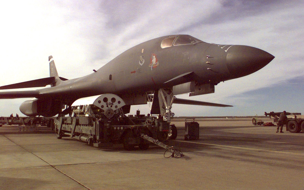 A U.S. Air Force B1-B Lancer bomber is prepared for a mission in support of Desert Fox