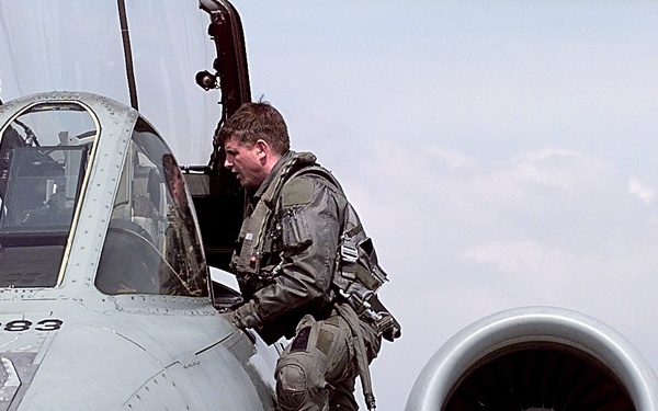 A Thunderbolt pilot gets out of his aircraft at Aviano after an Allied Force mission.