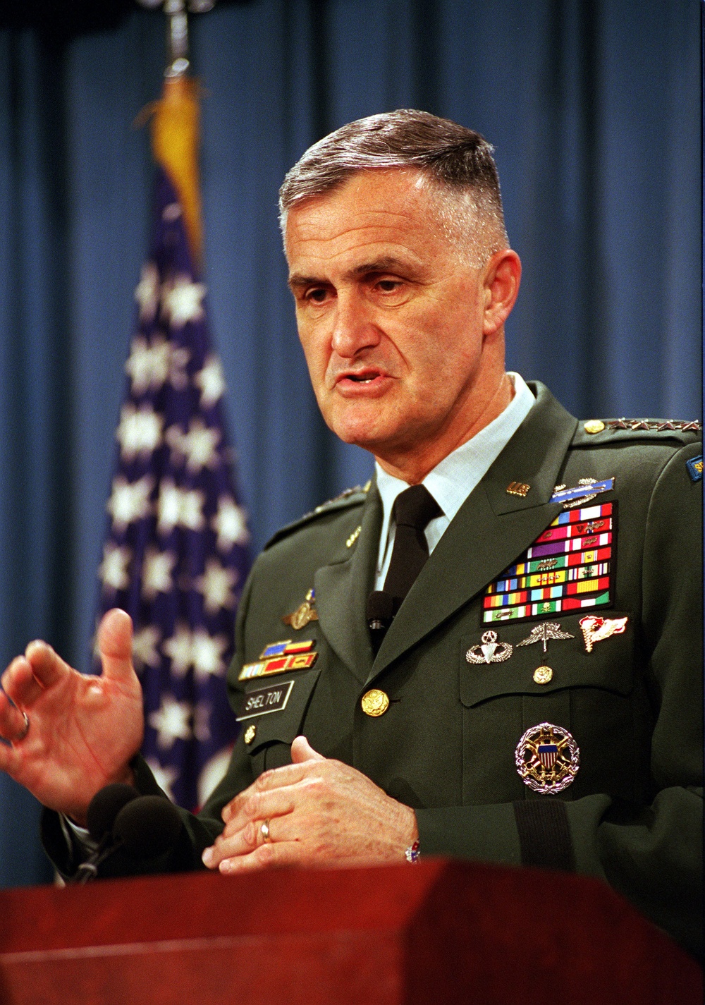 Chairman of the Joint Chiefs of Staff Gen. Shelton briefs reporters on the effects of Operation Allied Force.