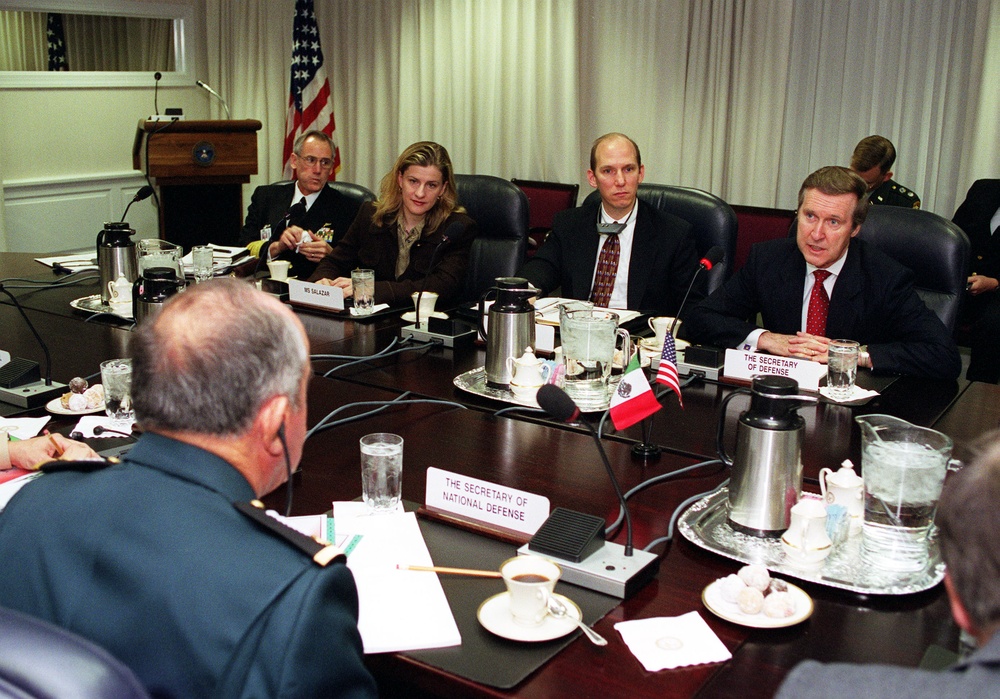 Secretary Cohen hosts a Pentagon plenary session with Mexican Secretary of National Defense Gen. Enrique Cervantes.
