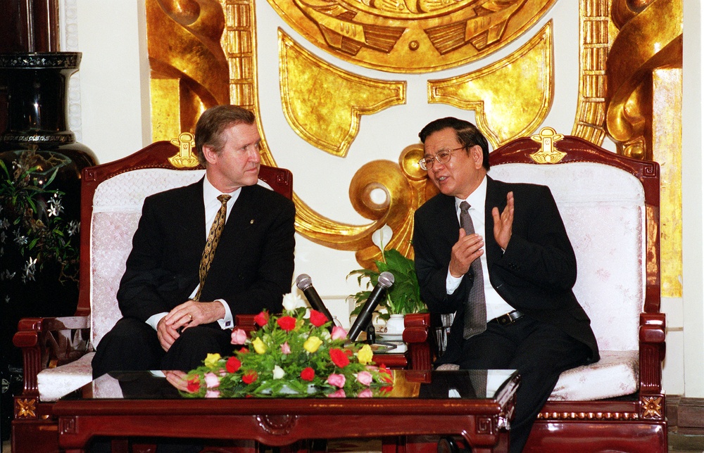 Vietnamese Minister of Foreign Affairs Nguyen Duy Nien meets in his Hanoi office with Secretary Cohen.