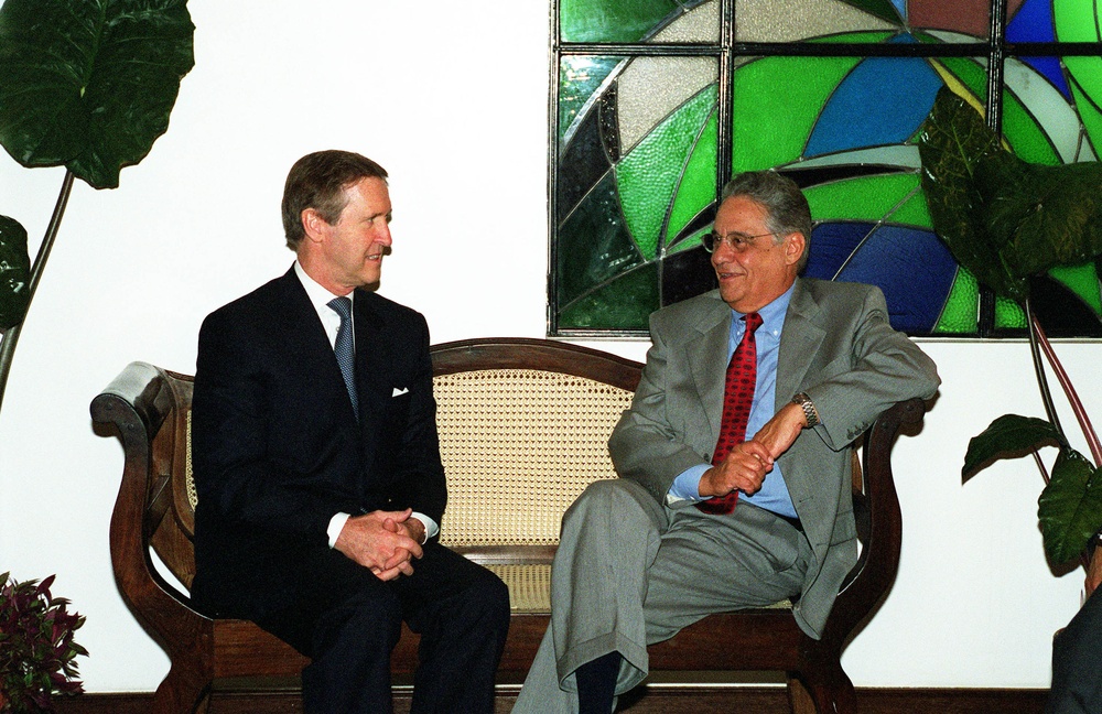 Secretary Cohen meets with Brazilian President Fernando Henrique Cardoso in Manaus.